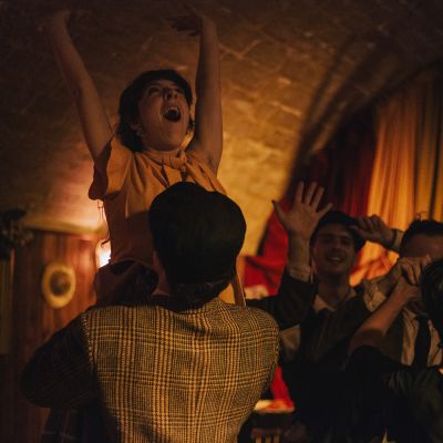 Sculpteurs de Rêves présente Cabaret Rive Gauche : Une évasion mémorable dans le Paris festif des années 50