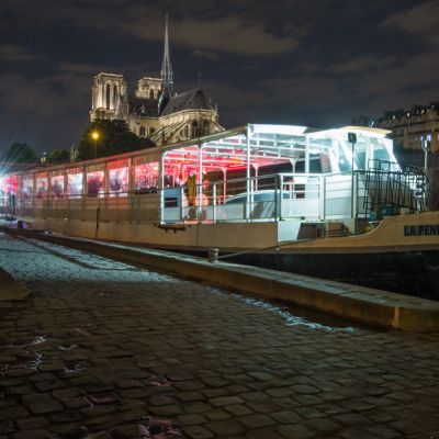 HALLOWEEN CRAZY BOAT PARTY SUR LA SEINE PENICHE NOTRE DAME