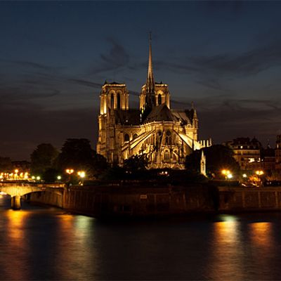 HALLOWEEN CRAZY BOAT PARTY SUR LA SEINE PENICHE NOTRE DAME